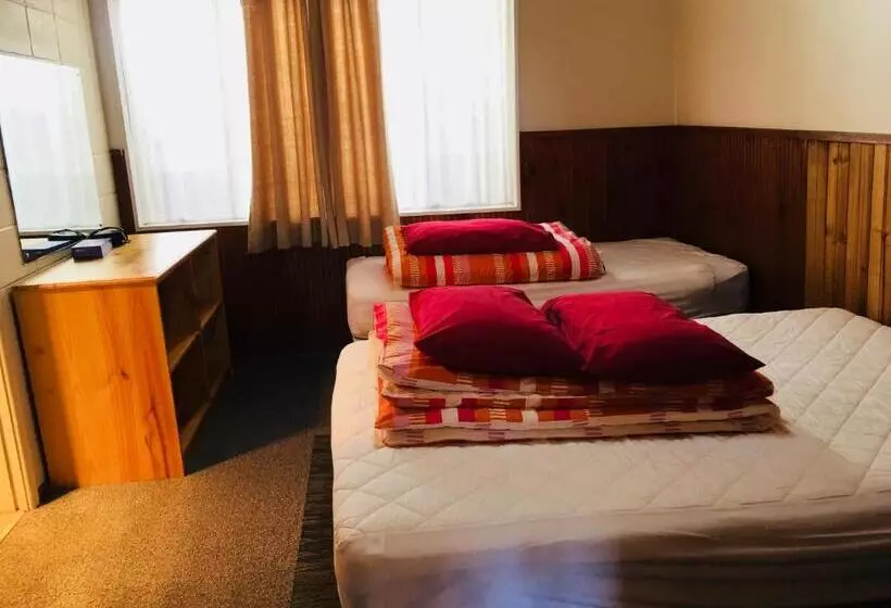 Anglers Reach Lakeside Village