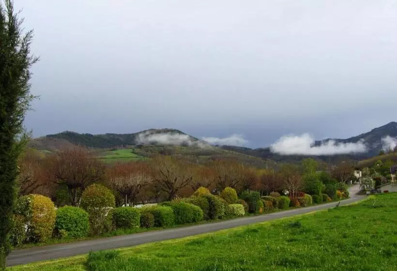 Aamiaismajoitus (B&B) La Maison De Natasha