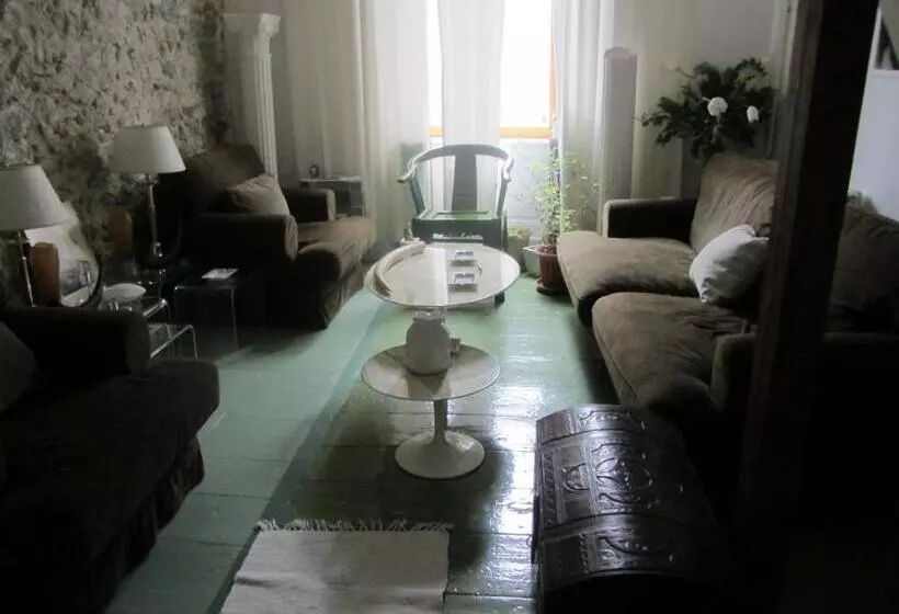 Aamiaismajoitus (B&B) La Maison De Natasha