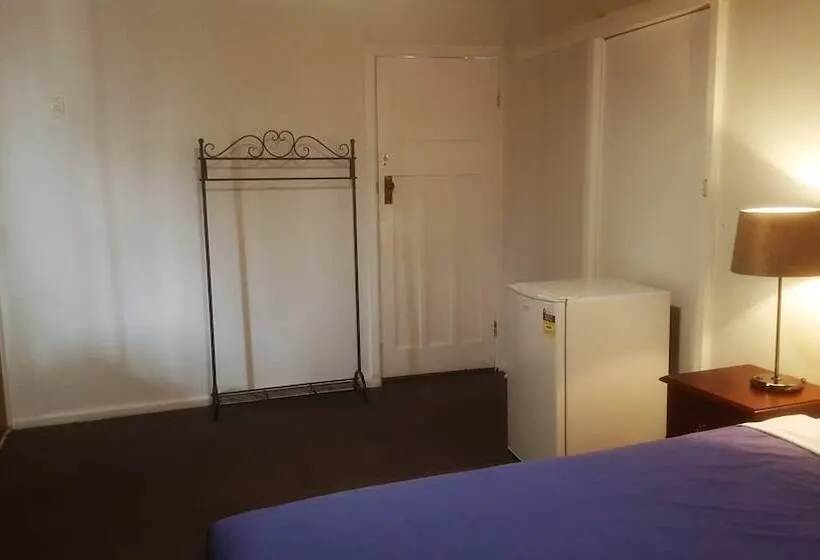 Clunes Motel