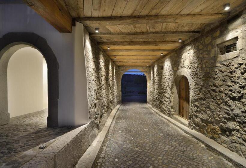 בית מלון כפרי Krone Regensberg