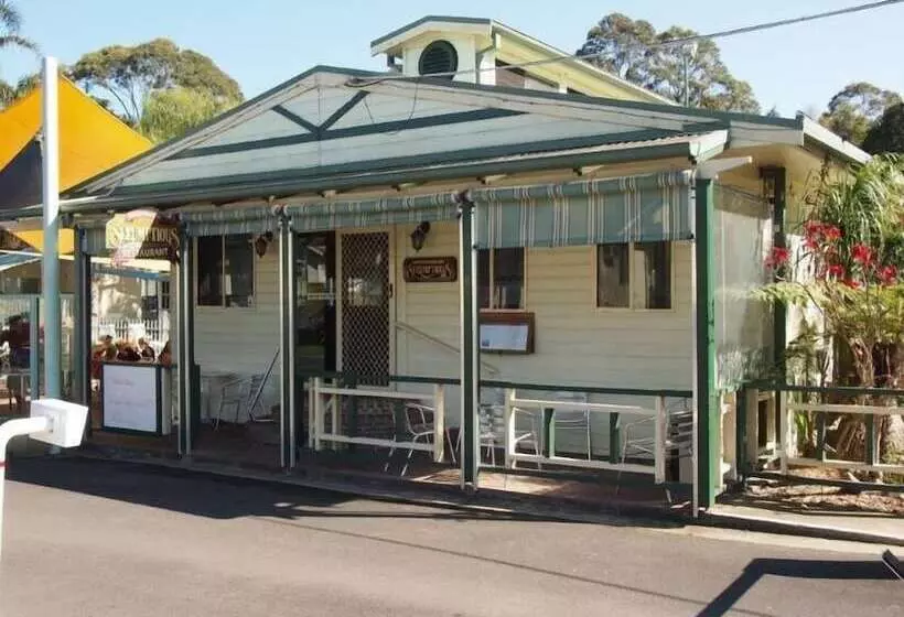 Hotelli Pleasurelea Tourist Resort & Caravan Park