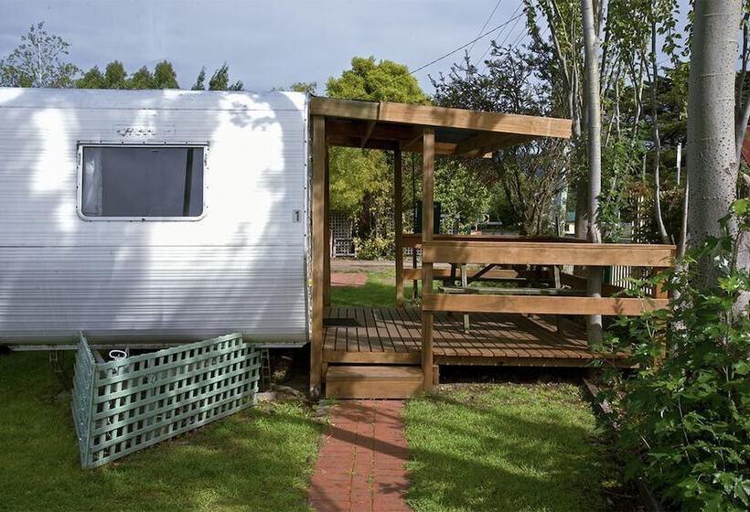 Отель Triabunna Cabin & Caravan Park