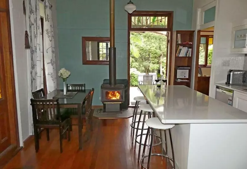 Mount Browne Cottage