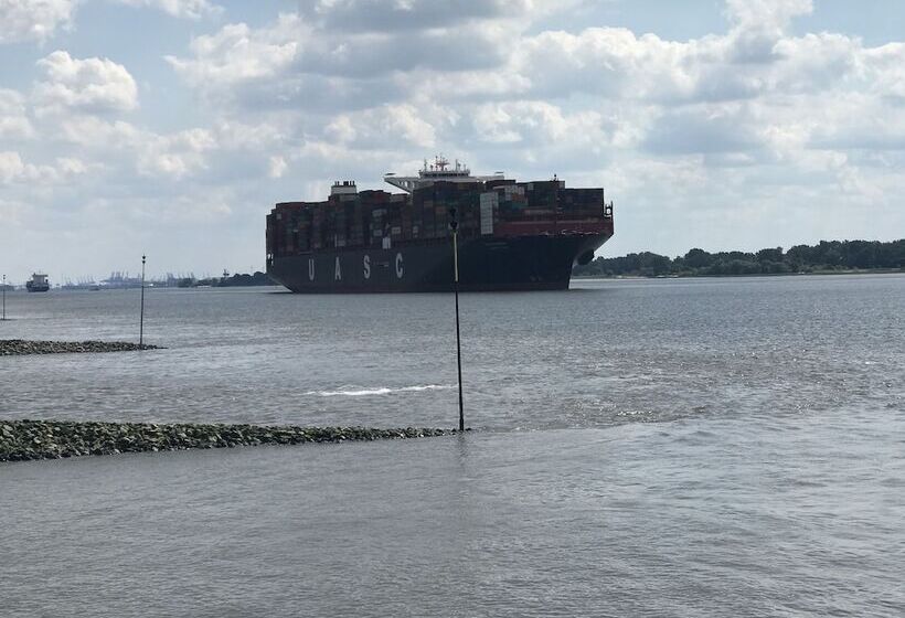 ホテル Apartment Ahsbahs Suite Near Airport