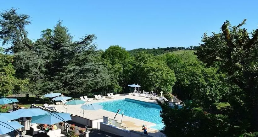 Hotelli Chateau De Lacomte