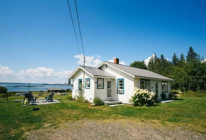 Hotelli Friars Bay Inn & Cottages