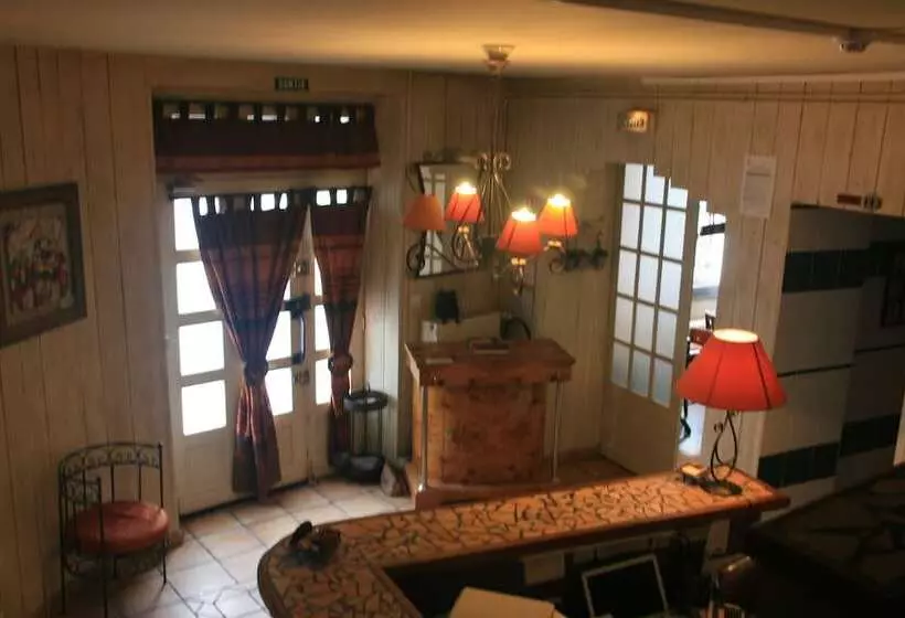 Hotelli Hôtel Au Bord Du Monde