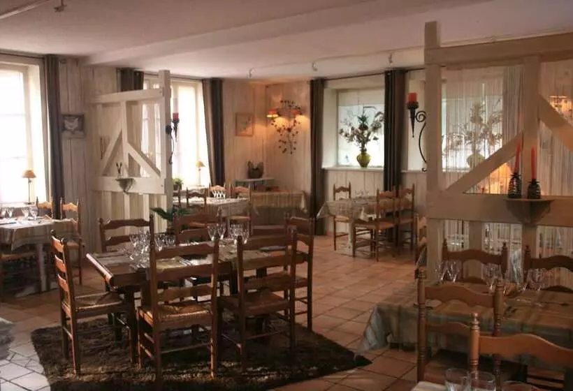 Hotelli Hôtel Au Bord Du Monde