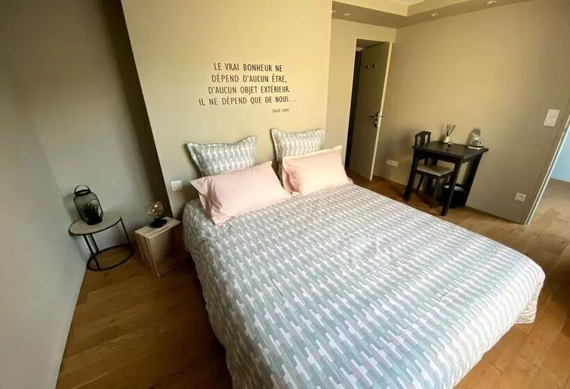 Majatalo Au 10 Bed & Breakfast