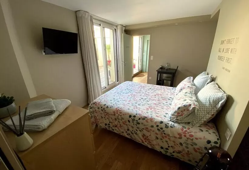 Majatalo Au 10 Bed & Breakfast