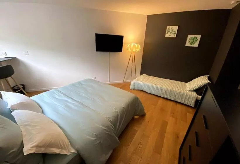 Majatalo Au 10 Bed & Breakfast