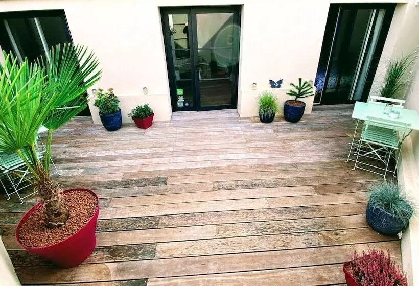 Majatalo Au 10 Bed & Breakfast