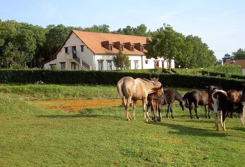 Majatalo Domaine Des Garennes