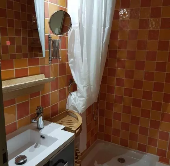 Majatalo Ile O Des Capucins