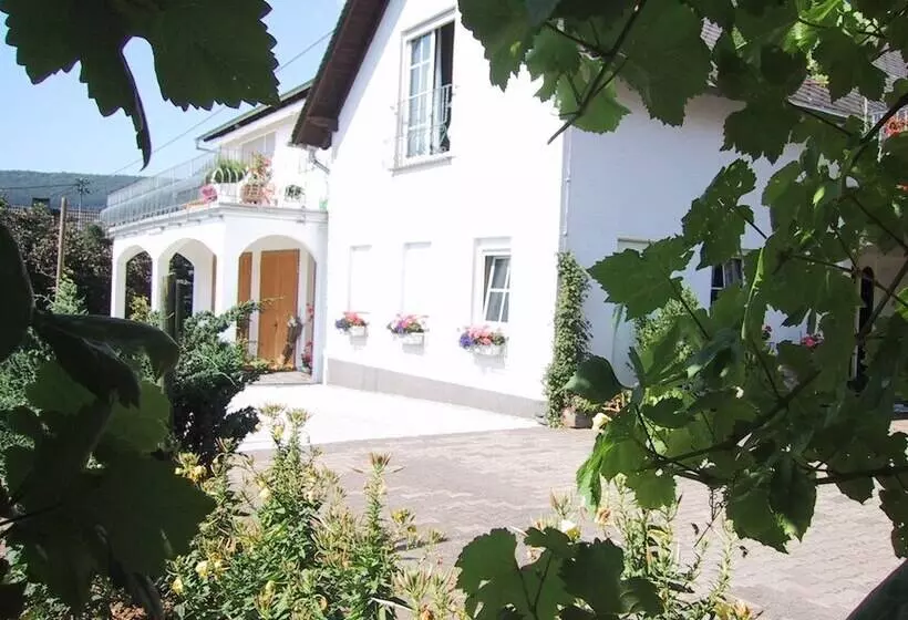 Majatalo Wein Und Gaestehaus Fries