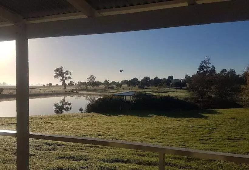 Redtail Ridge Cottages   Adults Only