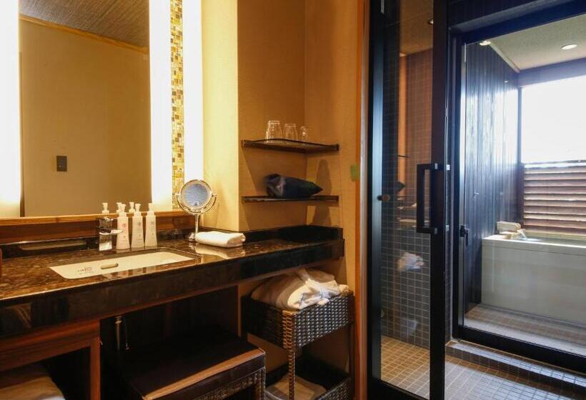 Ryokan Awaji Hamarikyu Takumi