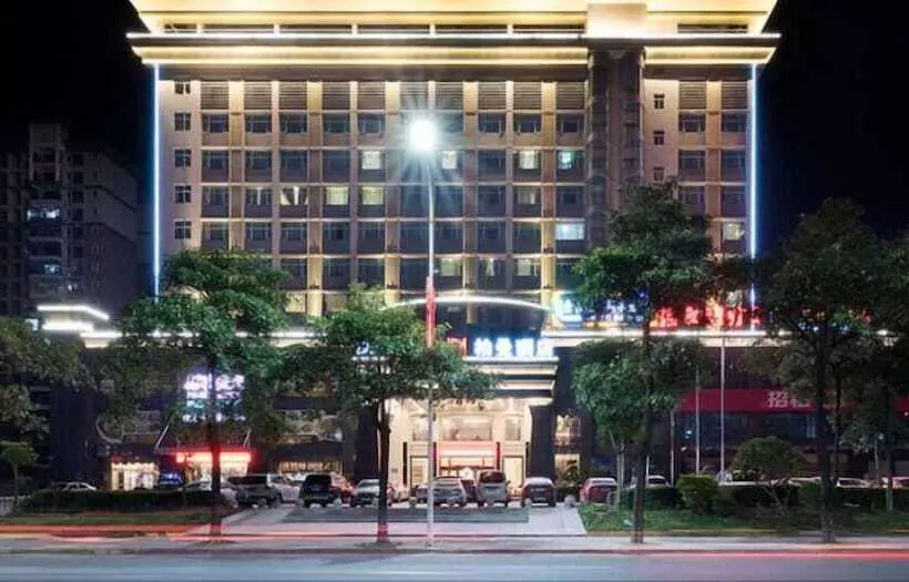 Retkeilymaja Kelly Wah International