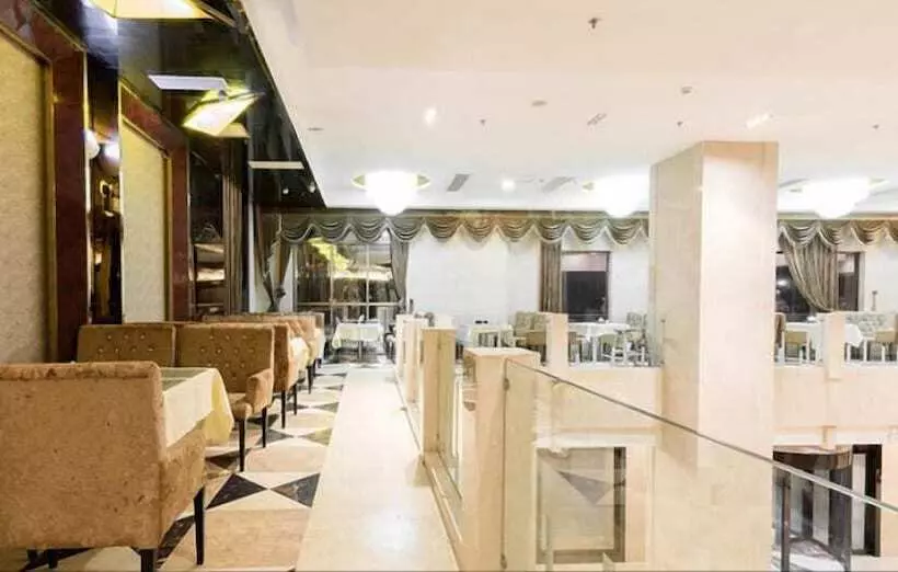 Retkeilymaja Kelly Wah International