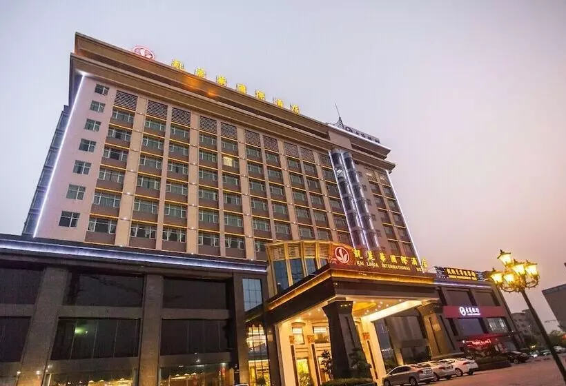 Retkeilymaja Kelly Wah International