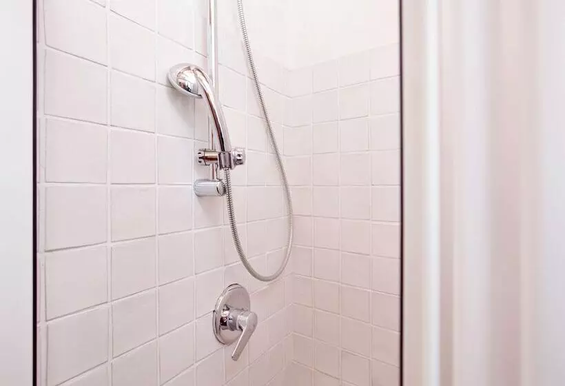 Detached Villa For 6 Pers. With Outdoor Swimming Pool