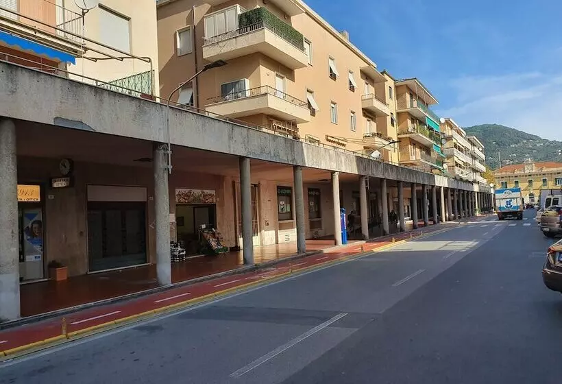 Sestri Mare & Beach Services Residence