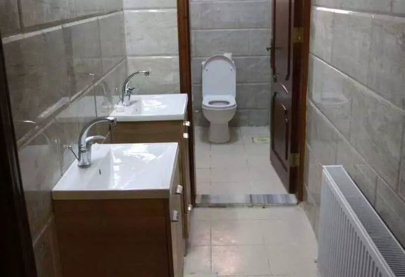تختخواب و صبحانه Deluxe Villa Guest House
