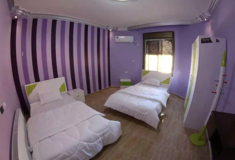 تختخواب و صبحانه Deluxe Villa Guest House