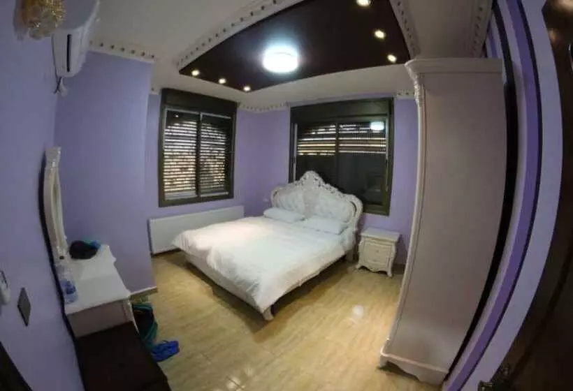 تختخواب و صبحانه Deluxe Villa Guest House