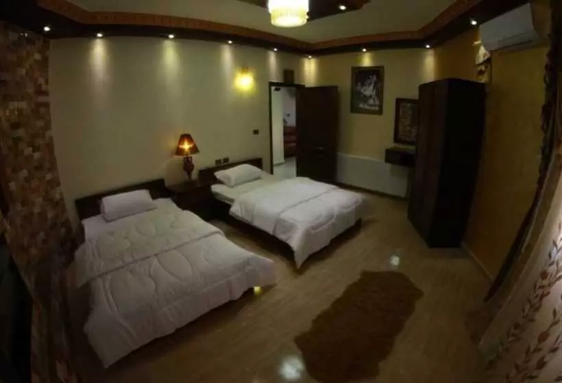 تختخواب و صبحانه Deluxe Villa Guest House