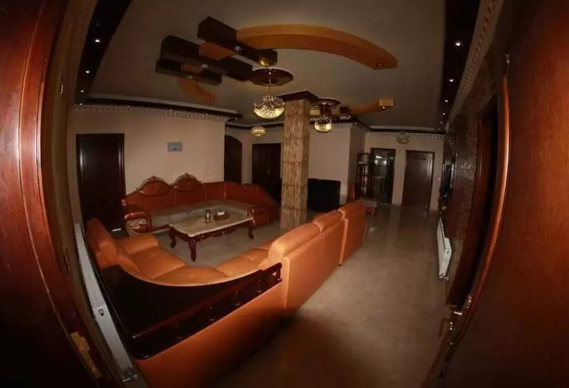 تختخواب و صبحانه Deluxe Villa Guest House