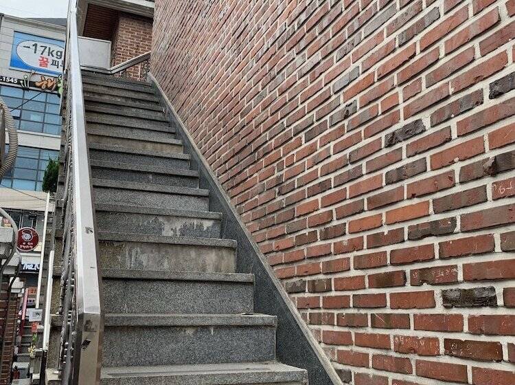 Bomulzip Hongdae Branch Hostel