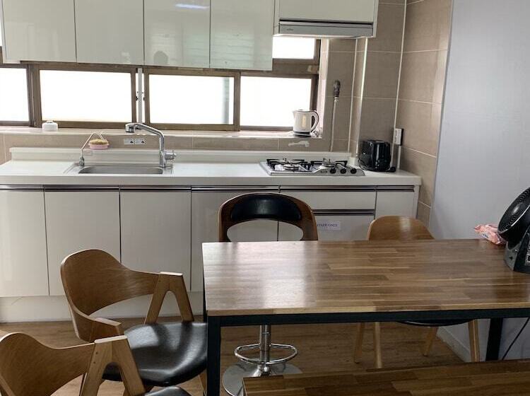 Bomulzip Hongdae Branch Hostel