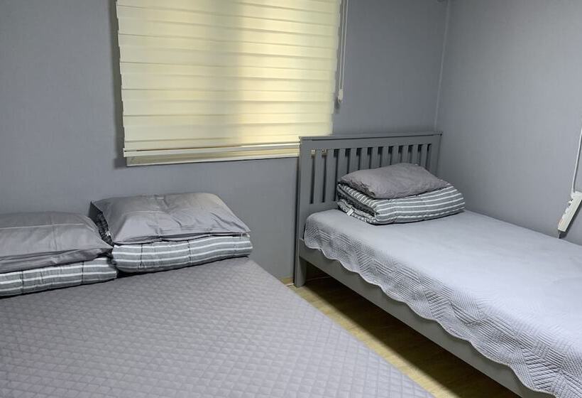 Bomulzip Hongdae Branch Hostel