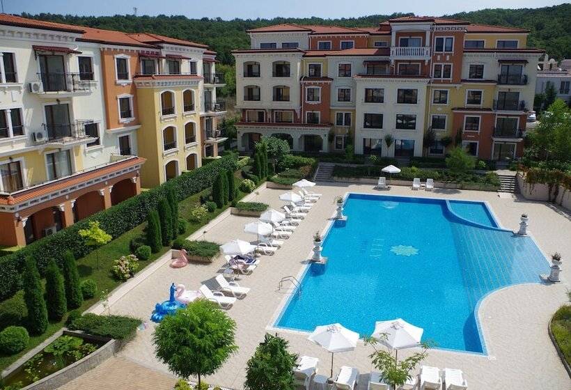 هتل Lily Beach Resort