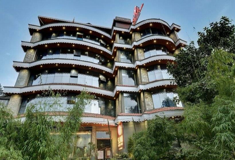 בית מלון כפרי Queens Yard Suites & Spa By Sumi Yashshree