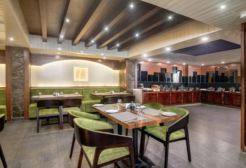 בית מלון כפרי Queens Yard Suites & Spa By Sumi Yashshree