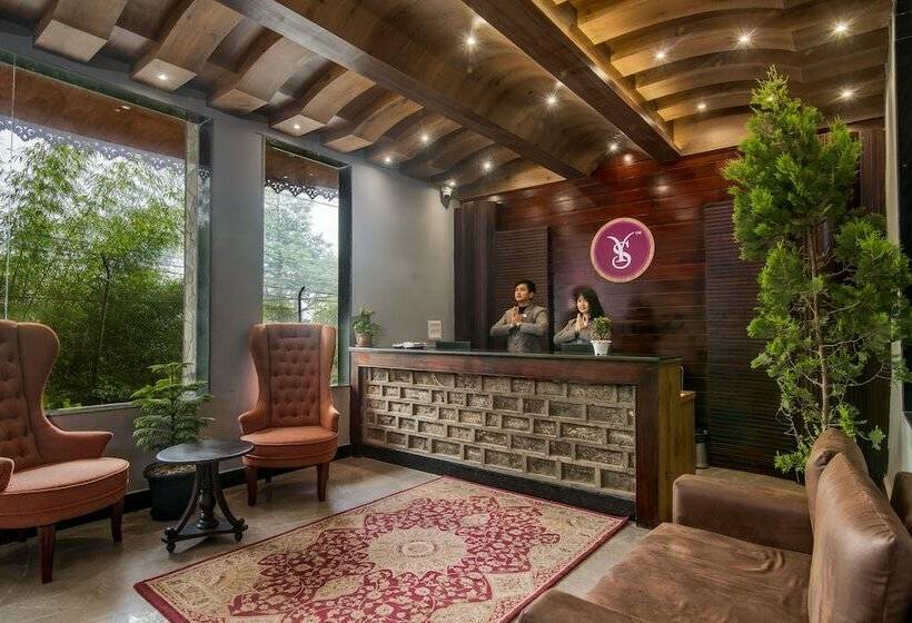 בית מלון כפרי Queens Yard Suites & Spa By Sumi Yashshree