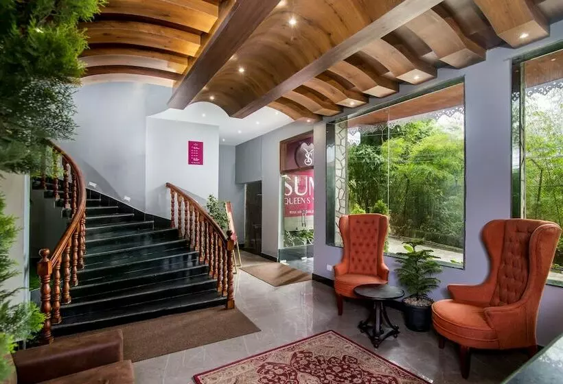 ホテル Queens Yard Suites & Spa By Sumi Yashshree