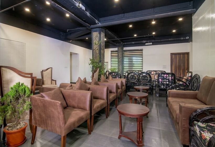 בית מלון כפרי Queens Yard Suites & Spa By Sumi Yashshree