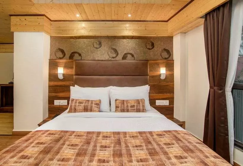 ホテル Queens Yard Suites & Spa By Sumi Yashshree