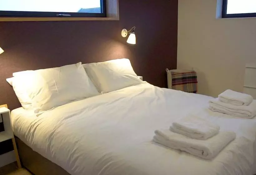 پانسیون Jog  Lodge 17  3 Bed Seaview