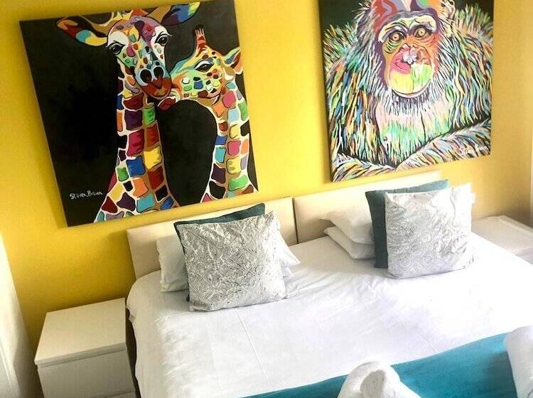 پانسیون St Anne S Serviced Accommodation