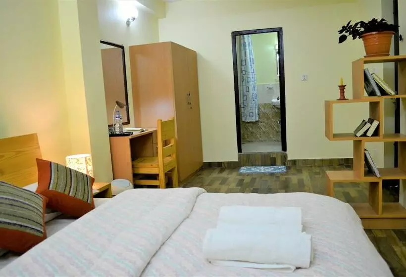 پانسیون Tanani Newa Home