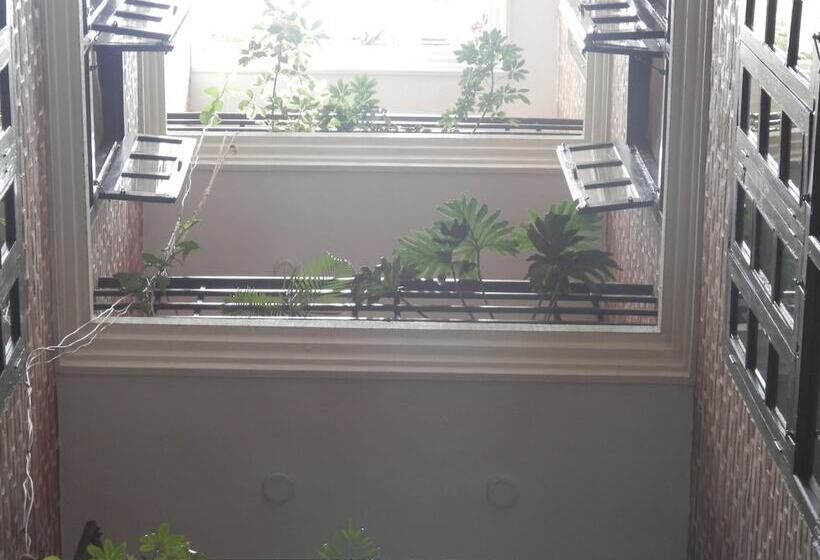 پانسیون Tanani Newa Home Family Combo