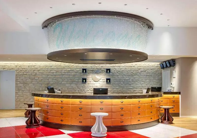 Hotelli Comfort Suites Tokyo Bay