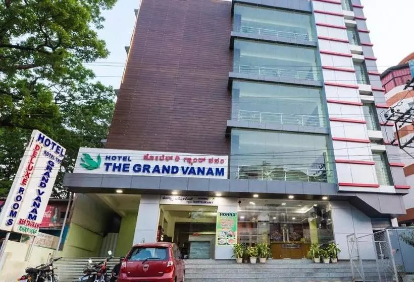 ホテル The Grand Vanam
