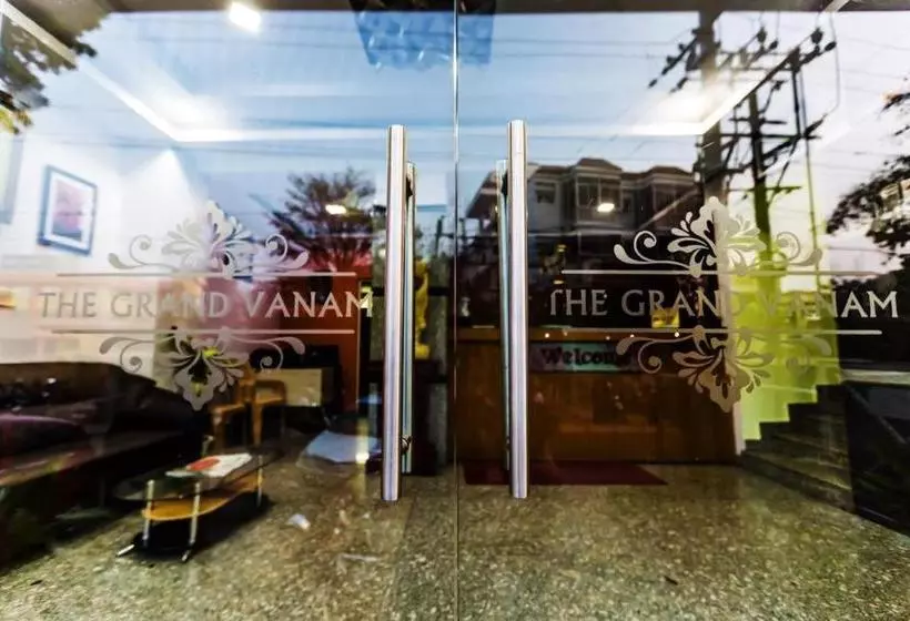 ホテル The Grand Vanam