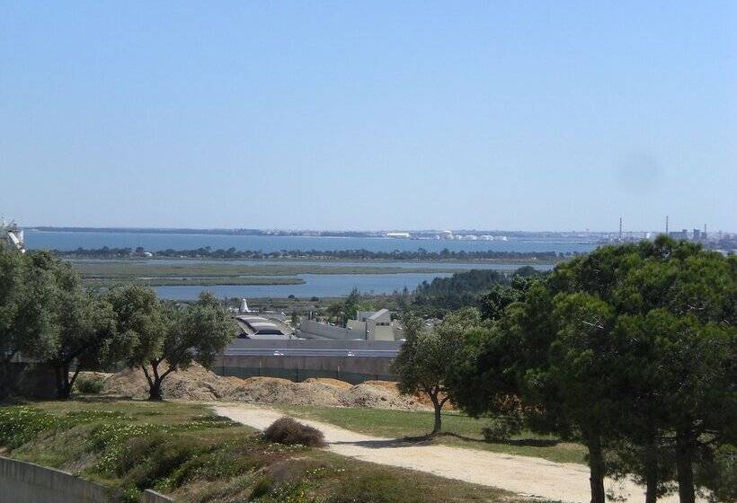 펜션 Homestay Marialva Park